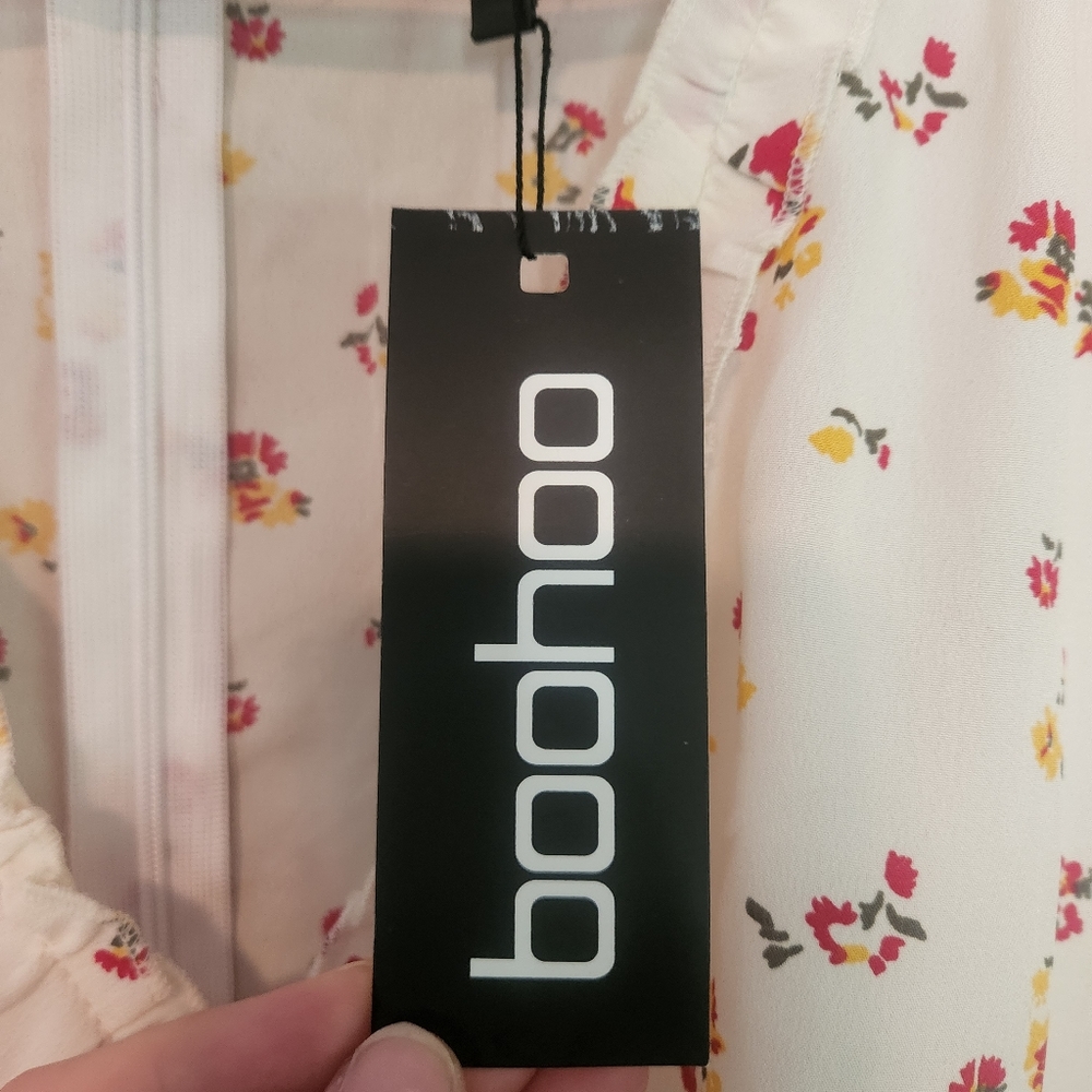 💥HP💥NWT boohoo Wrap Ruffle Detail Tea Dress - Picture 4 of 9